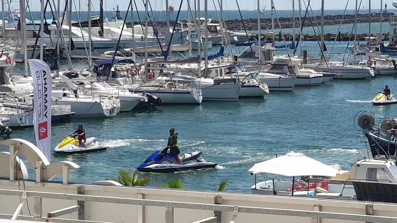 Résidence de standing la Pêcherie Spacieux T3 comme un cocon familial vue mer et sur l'avant port Sur le bout du bout de Cap d'Agde seule cap en Occitanie Extérieur photo