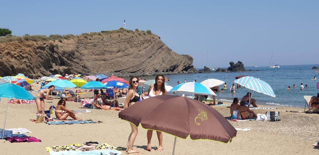 Résidence de standing la Pêcherie Spacieux T3 comme un cocon familial vue mer et sur l'avant port Sur le bout du bout de Cap d'Agde seule cap en Occitanie Extérieur photo