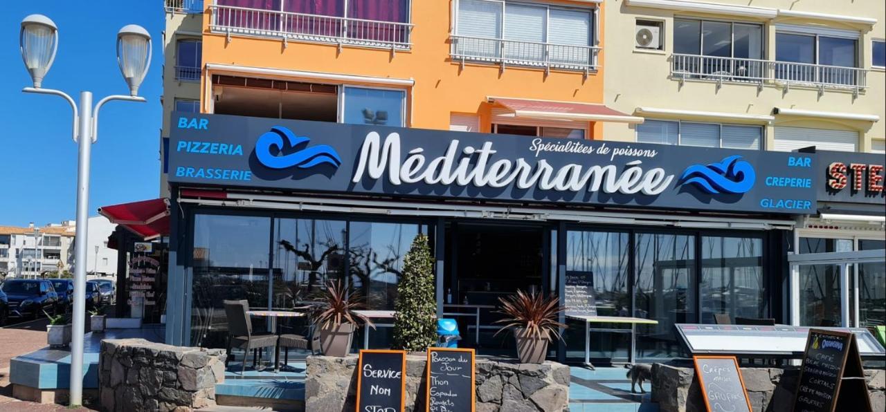 Résidence de standing la Pêcherie Spacieux T3 comme un cocon familial vue mer et sur l'avant port Sur le bout du bout de Cap d'Agde seule cap en Occitanie Extérieur photo