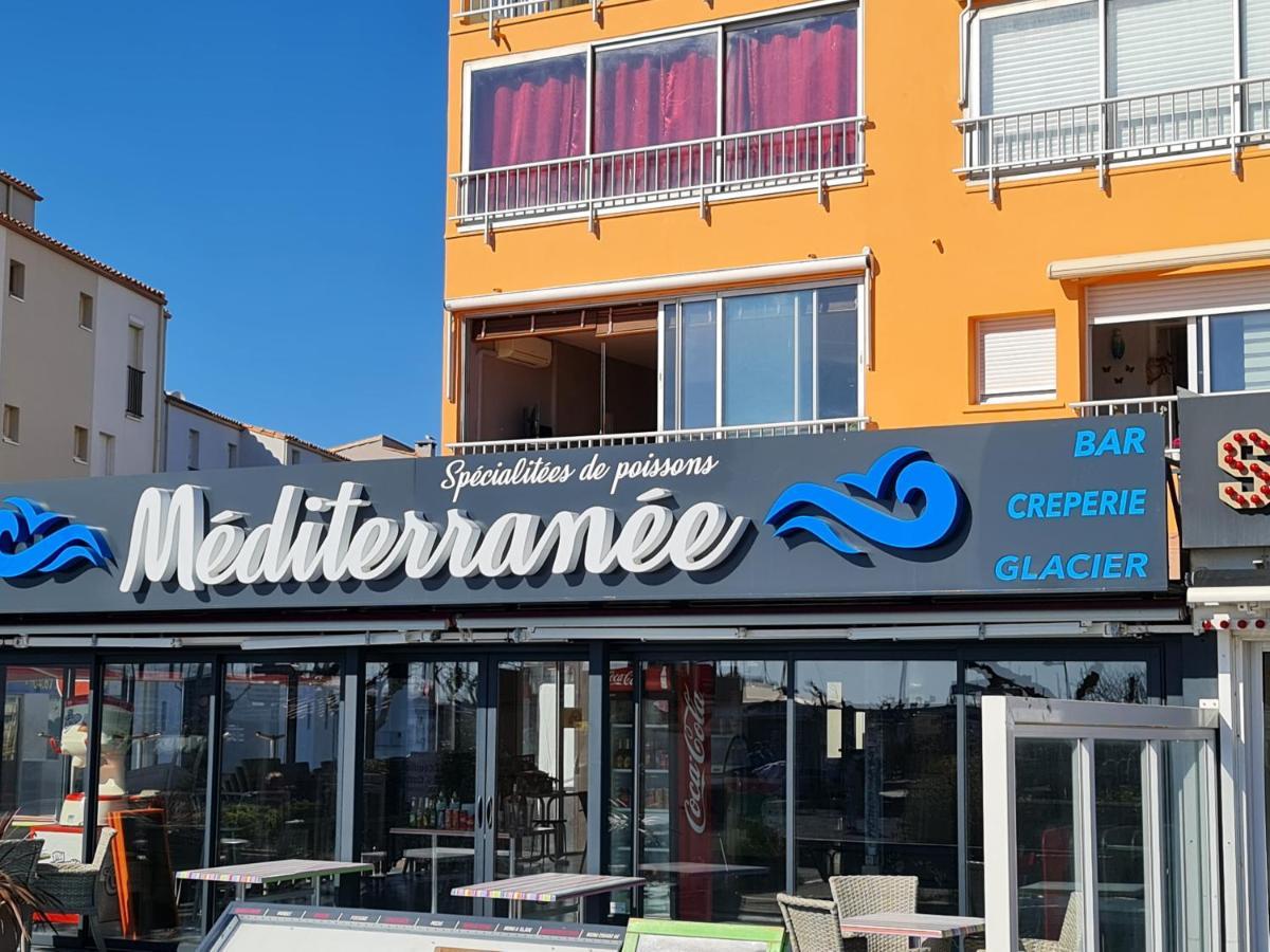 Résidence de standing la Pêcherie Spacieux T3 comme un cocon familial vue mer et sur l'avant port Sur le bout du bout de Cap d'Agde seule cap en Occitanie Extérieur photo