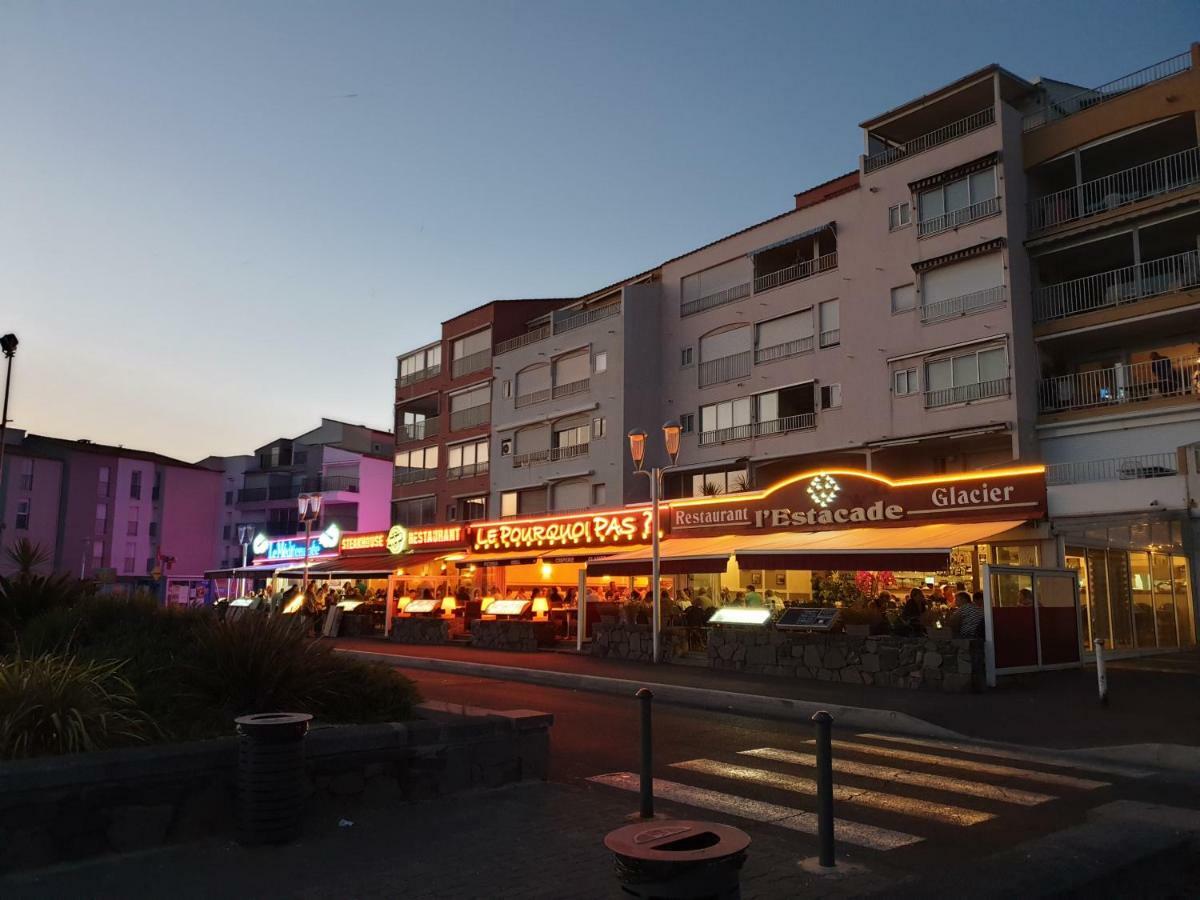 Résidence de standing la Pêcherie Spacieux T3 comme un cocon familial vue mer et sur l'avant port Sur le bout du bout de Cap d'Agde seule cap en Occitanie Extérieur photo