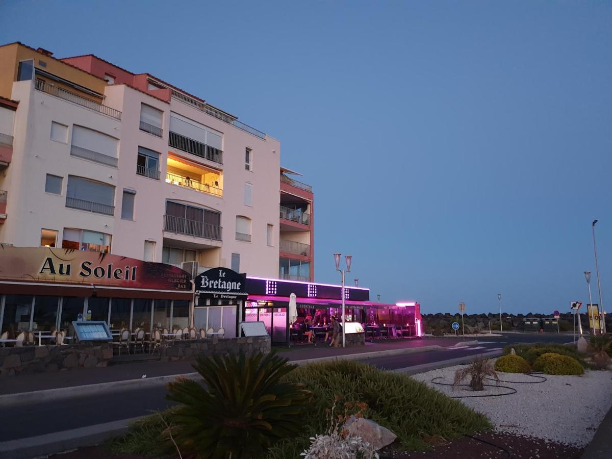 Résidence de standing la Pêcherie Spacieux T3 comme un cocon familial vue mer et sur l'avant port Sur le bout du bout de Cap d'Agde seule cap en Occitanie Extérieur photo